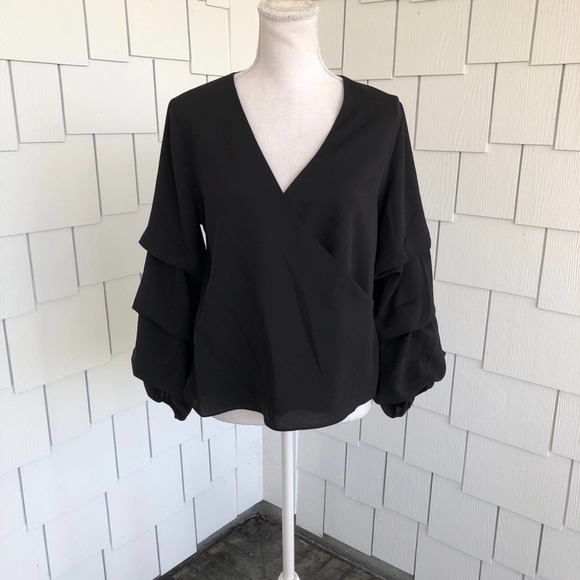 Bar III Women's Black Long Tiered Sleeve Faux Wrap Surplice Neck Blouse sz M - Picture 1 of 4
